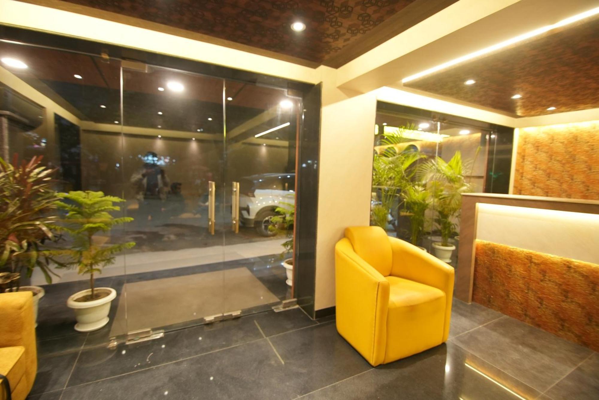 Hotel Dc Star Kolkata Bagian luar foto