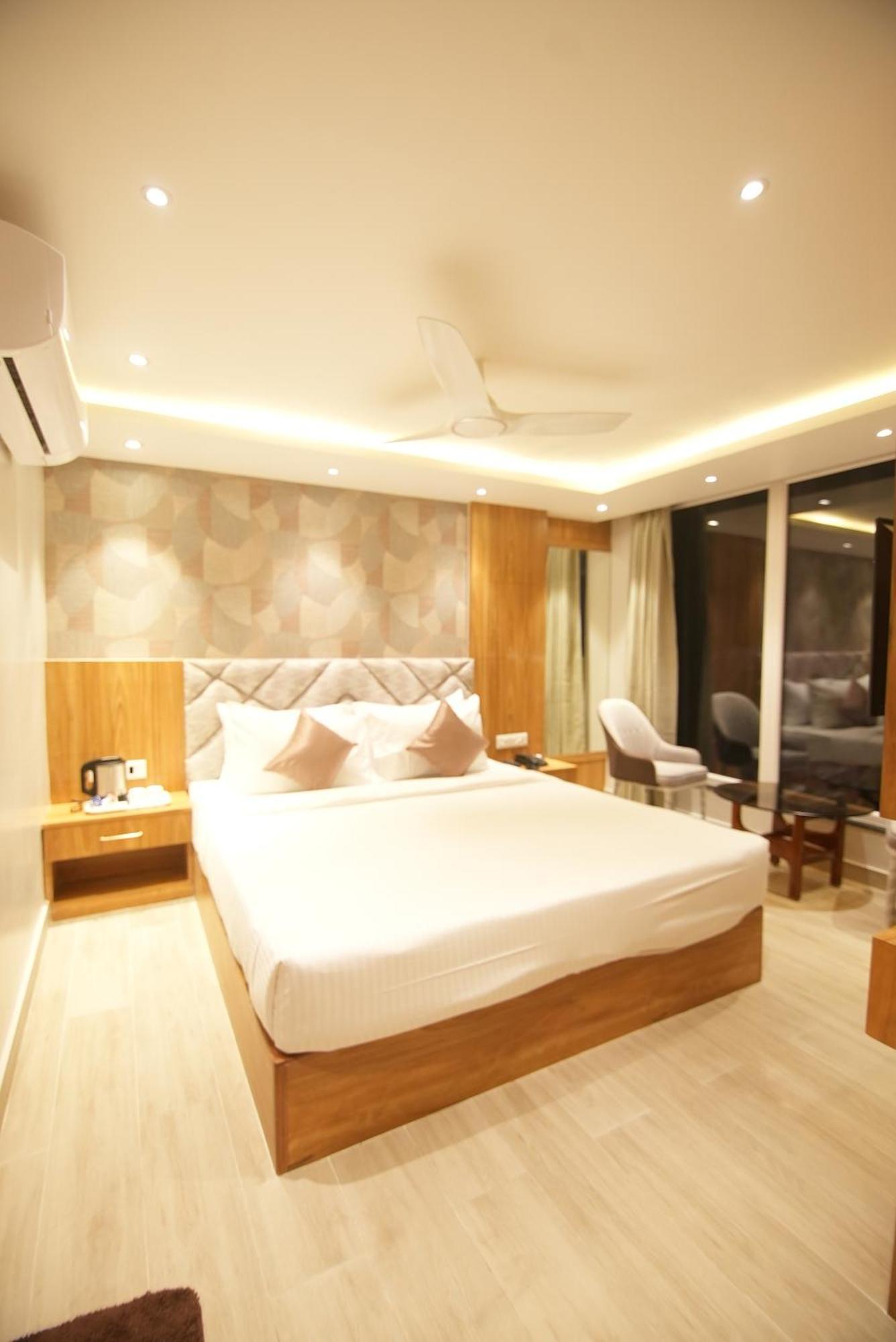 Hotel Dc Star Kolkata Bagian luar foto