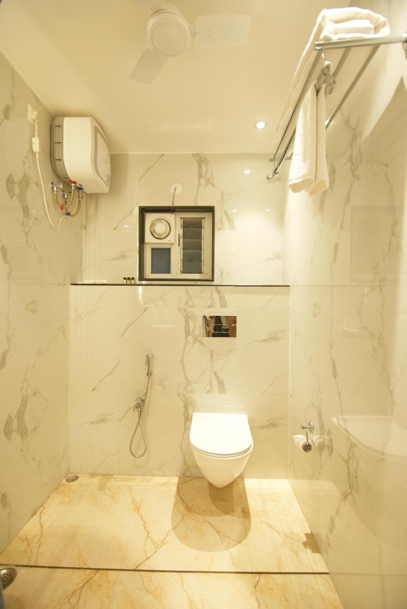 Hotel Dc Star Kolkata Bagian luar foto