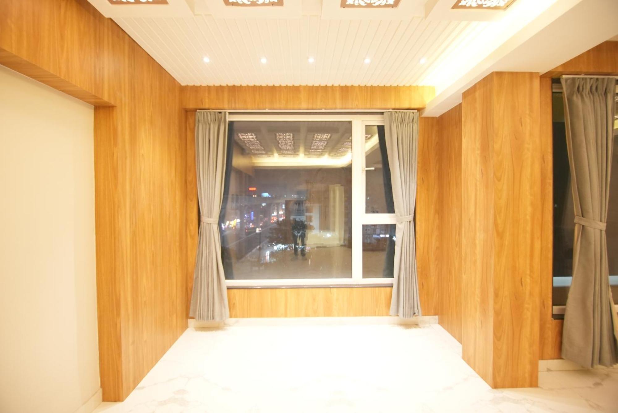 Hotel Dc Star Kolkata Bagian luar foto